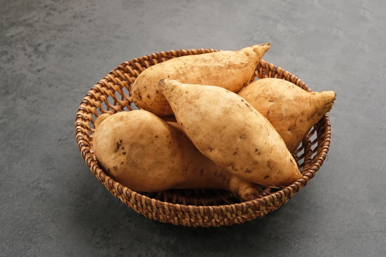 Raw sweet potatoes 2026 01 08 07 25 18 utc Large